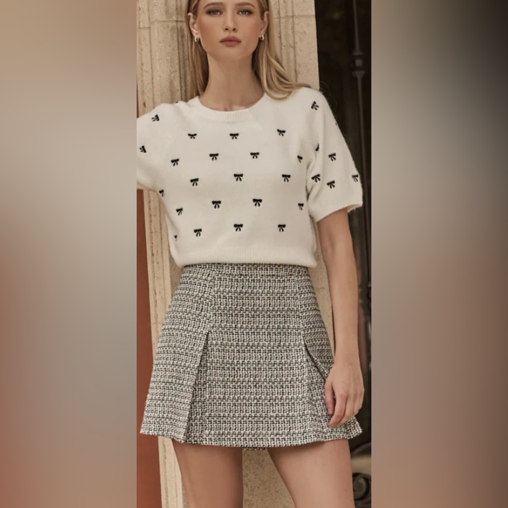 Janae Tweed Miny Pleated Plaid skirt Black/White Small Sugarlips NWT